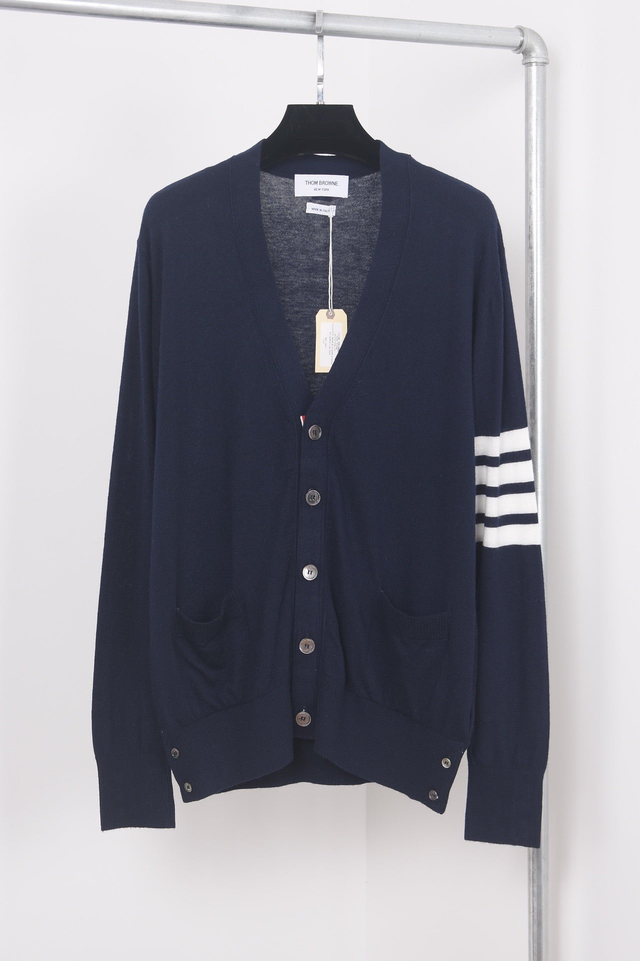 Schwarze, marineblaue, graue und dunkelgraue Jacke