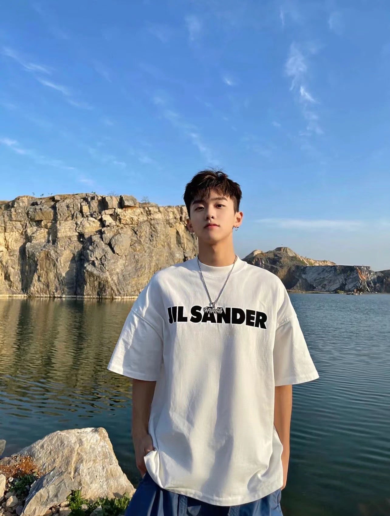 weißes T-Shirt
