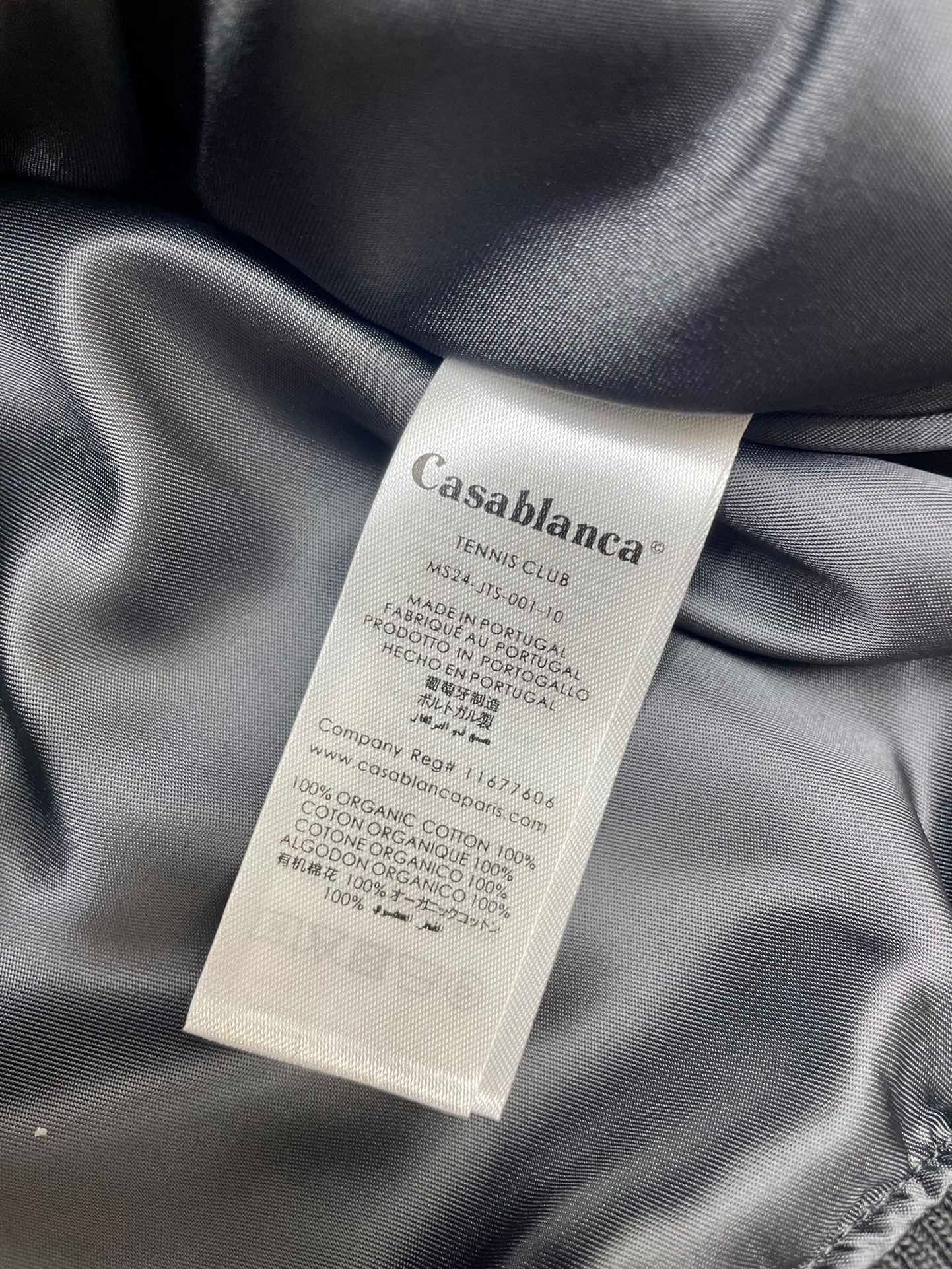 سترة سوداء وبيج