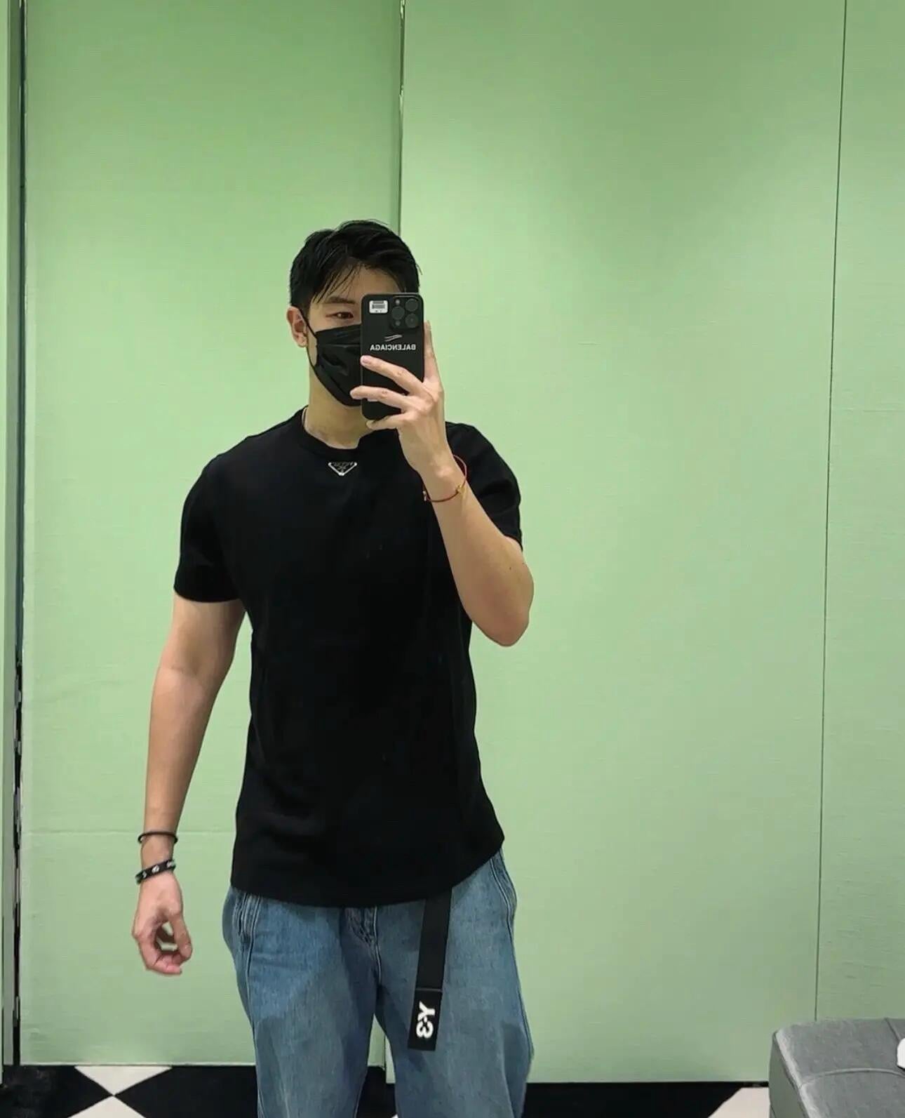Black and White T-Shirt - FashionHype.xyz