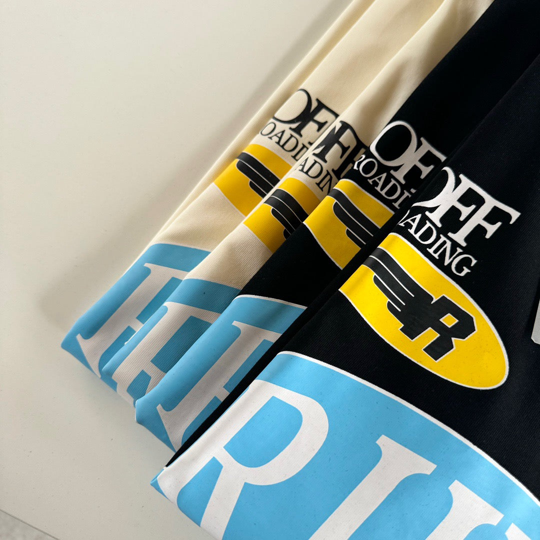 Schwarz-weißes T-Shirt