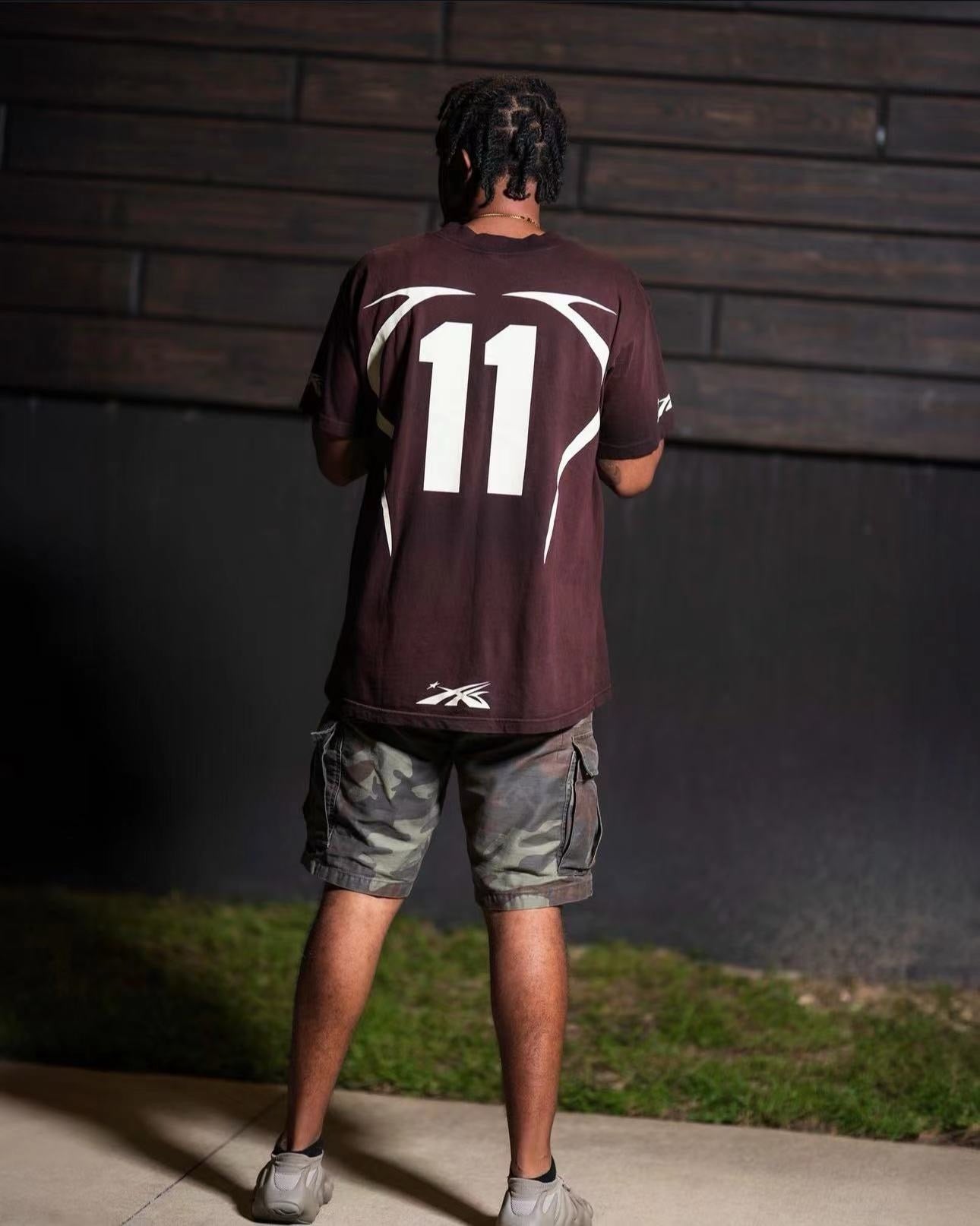 Braunes T-Shirt