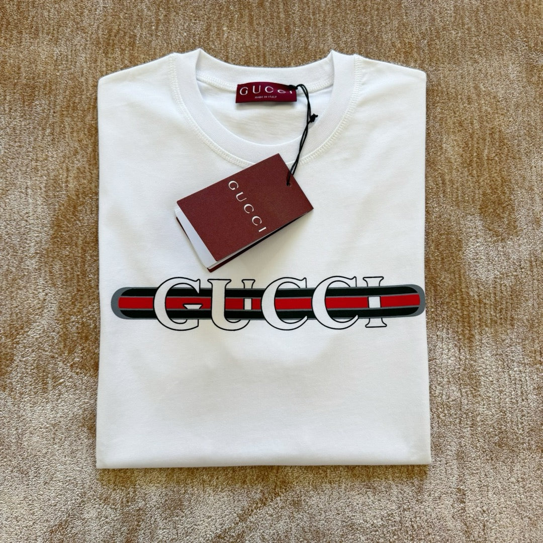 weißes T-Shirt