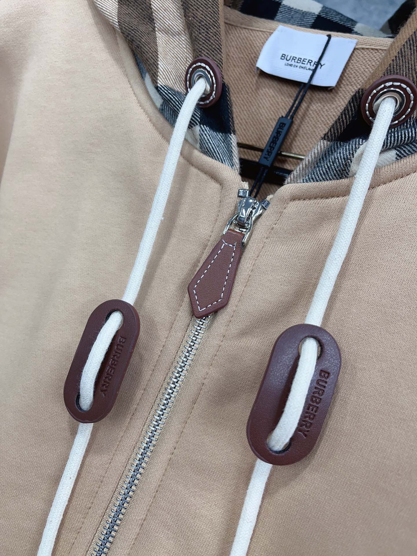 Schwarze Jacke - Größe L