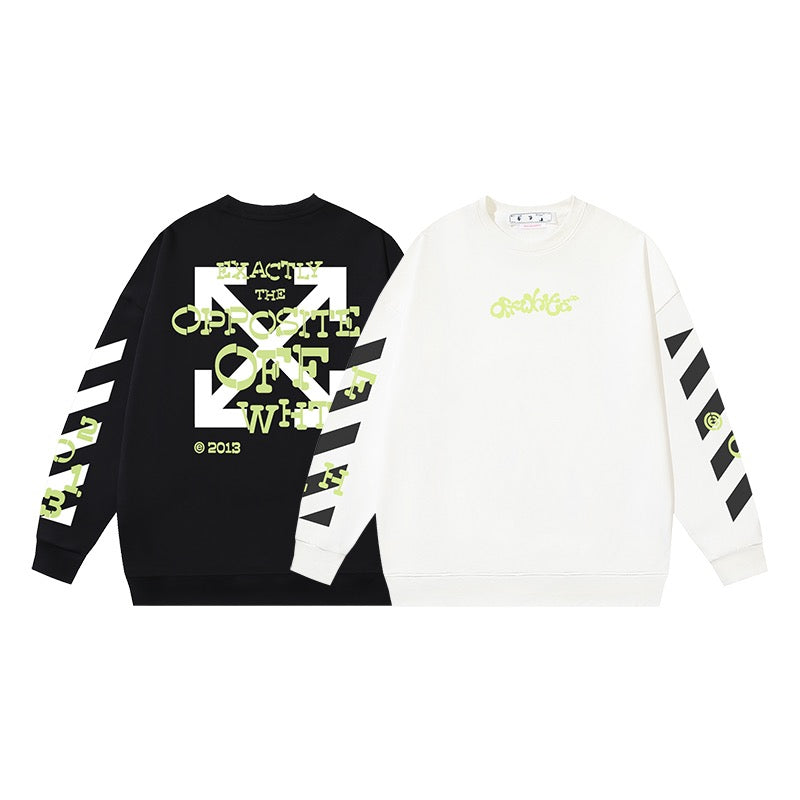 weißes und schwarzes Sweatshirt