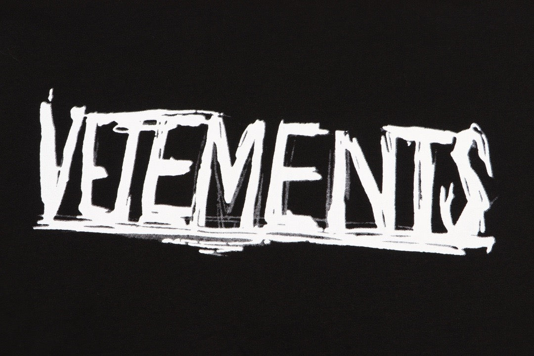 تي شيرت متعدد الألوان