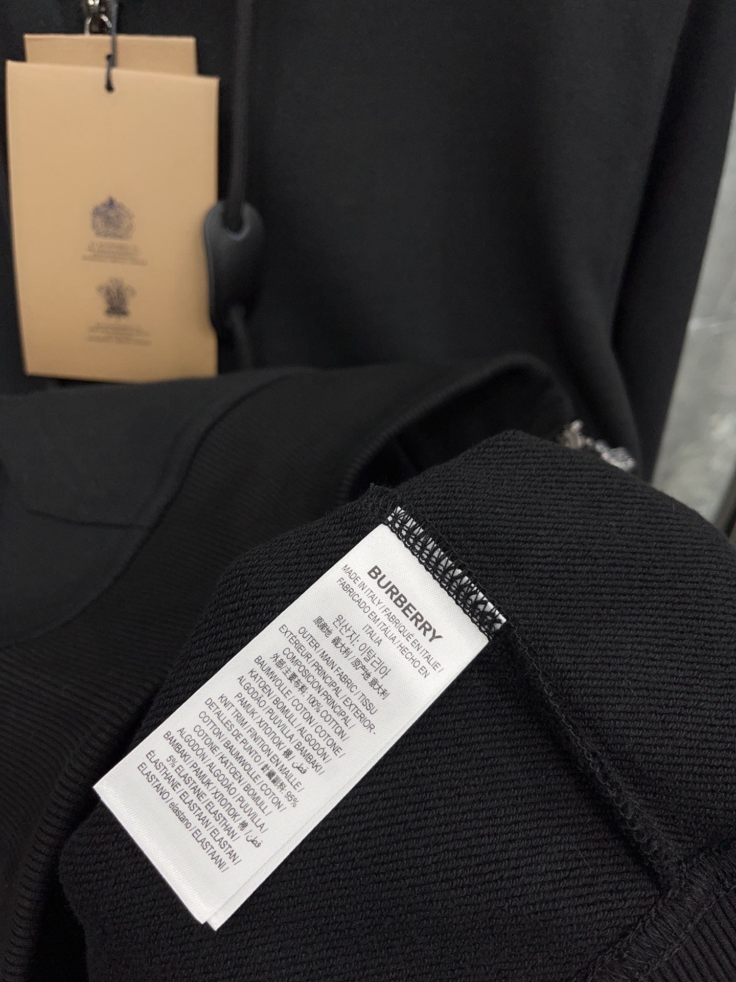 Schwarze Jacke - Größe L