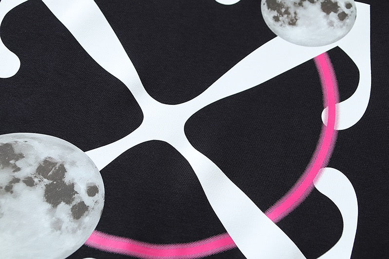 سويت شيرت أبيض وأسود