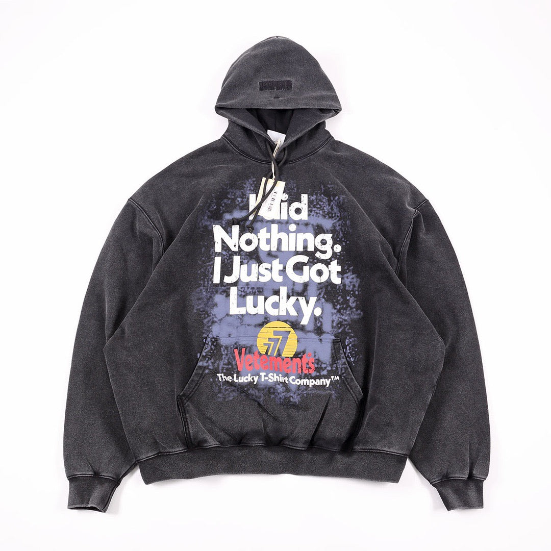 Schwarzer Hoodie