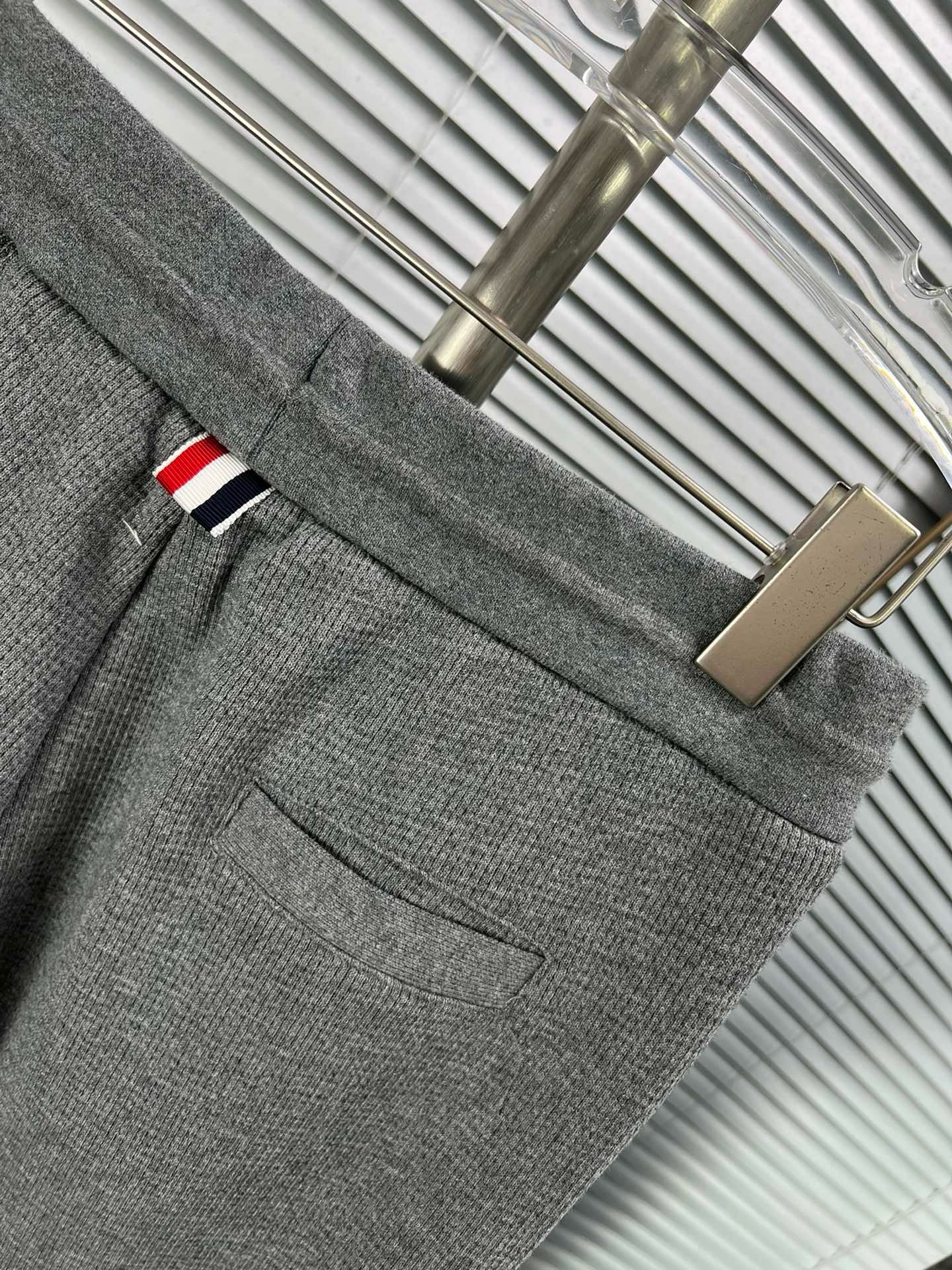 Mehrfarbige Hose