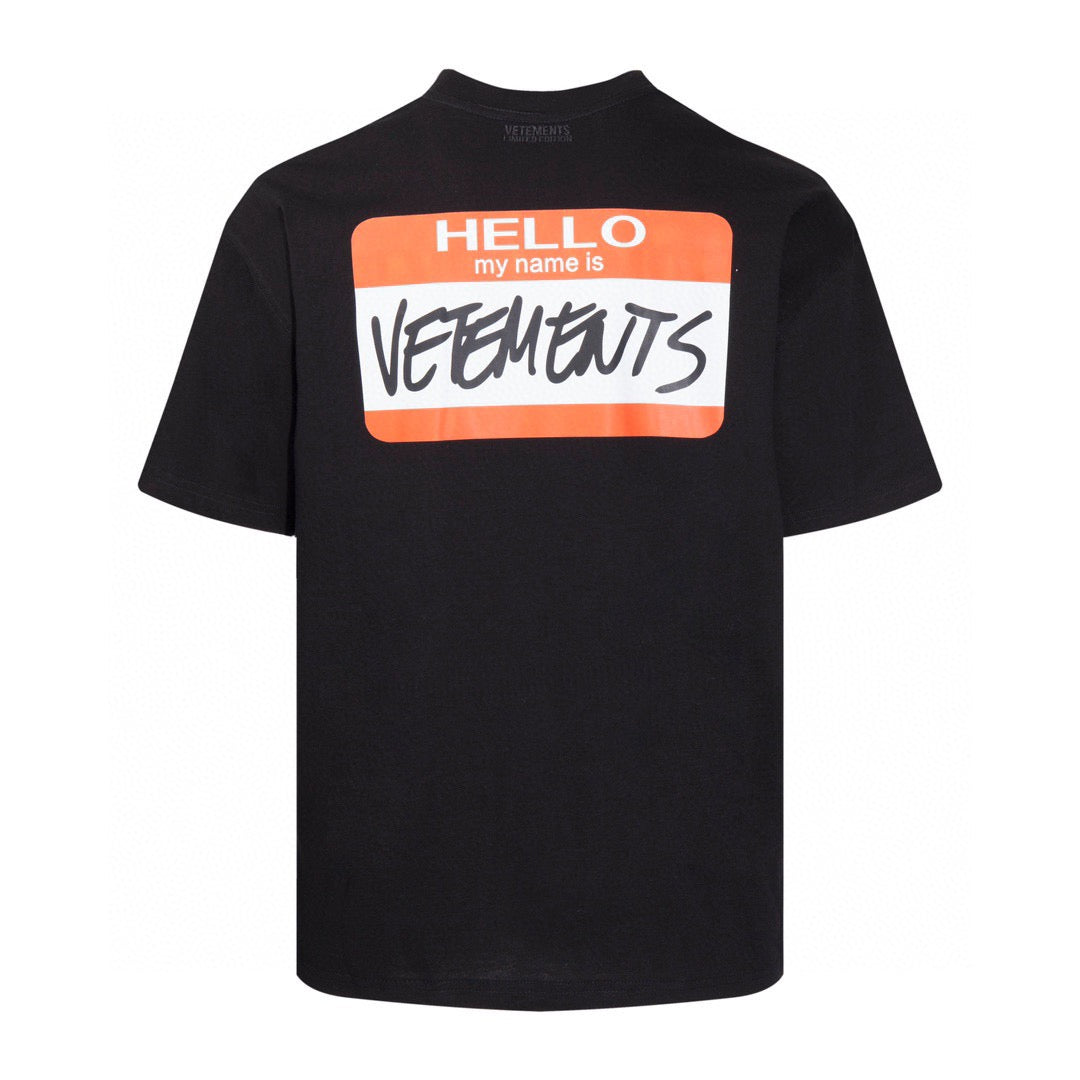 Schwarz-weißes T-Shirt