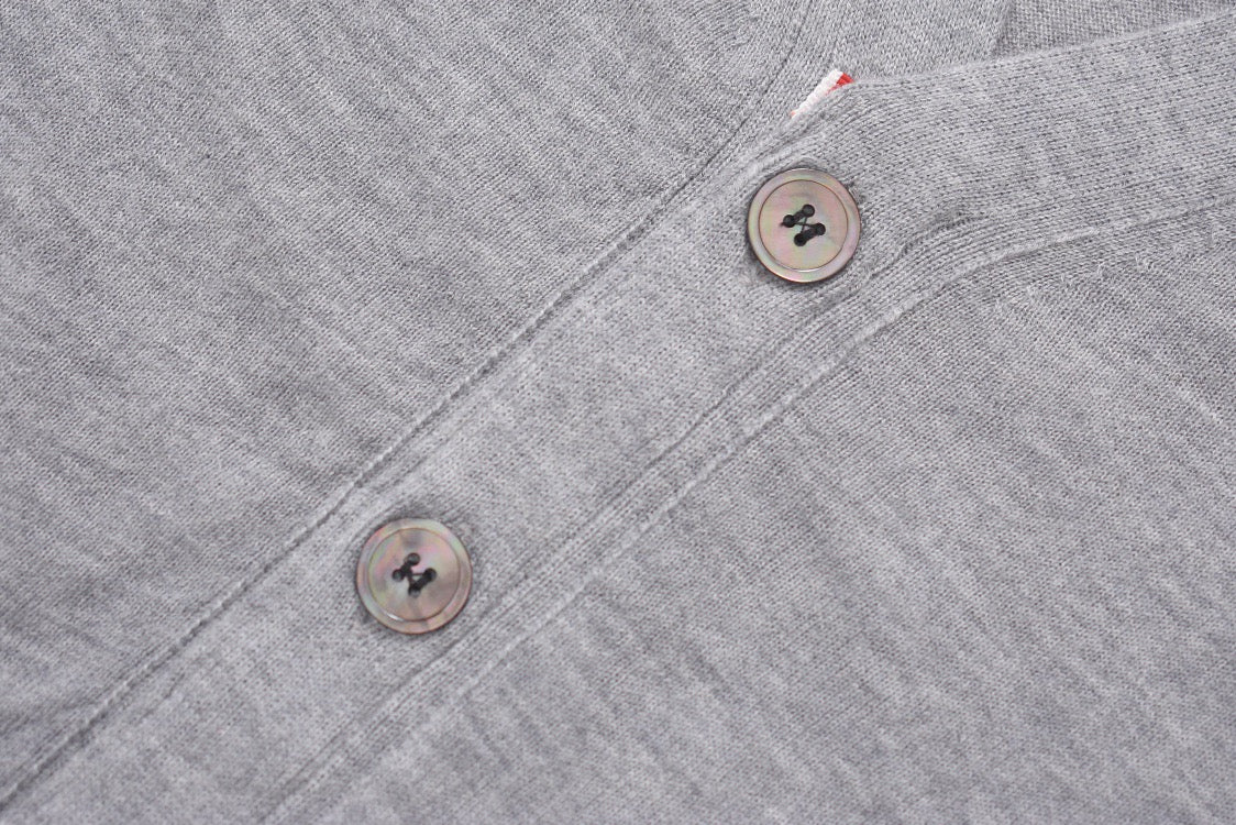Schwarze, marineblaue, graue und dunkelgraue Jacke