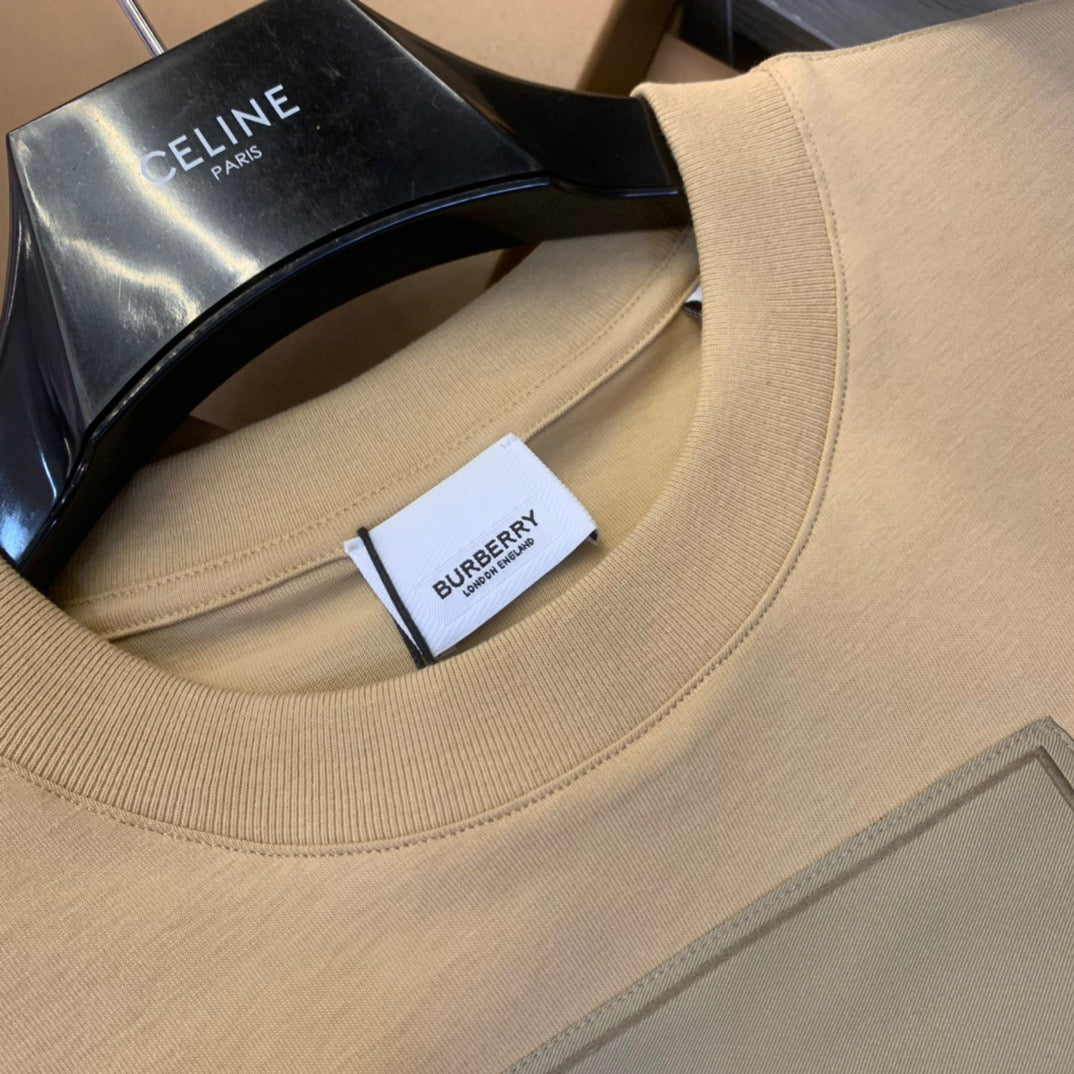 Khaki, Schwarz und Weiß T-Shirt