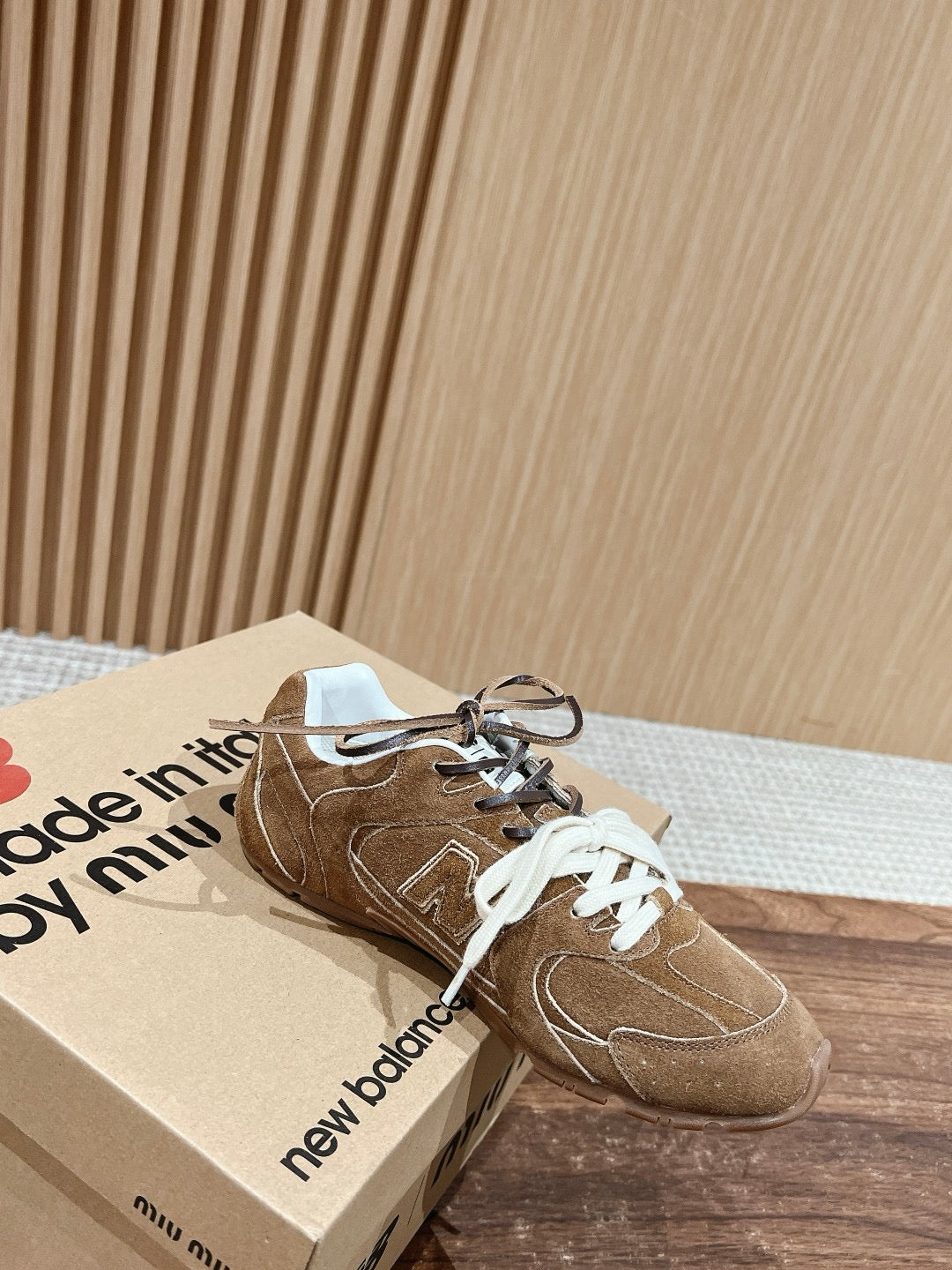 Mehrfarbige Schuhe