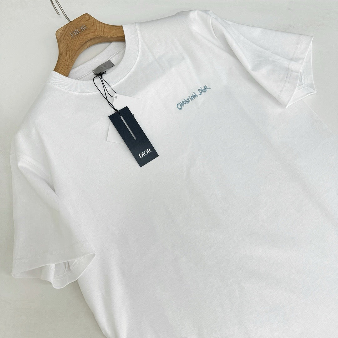 Graues und weißes T-Shirt