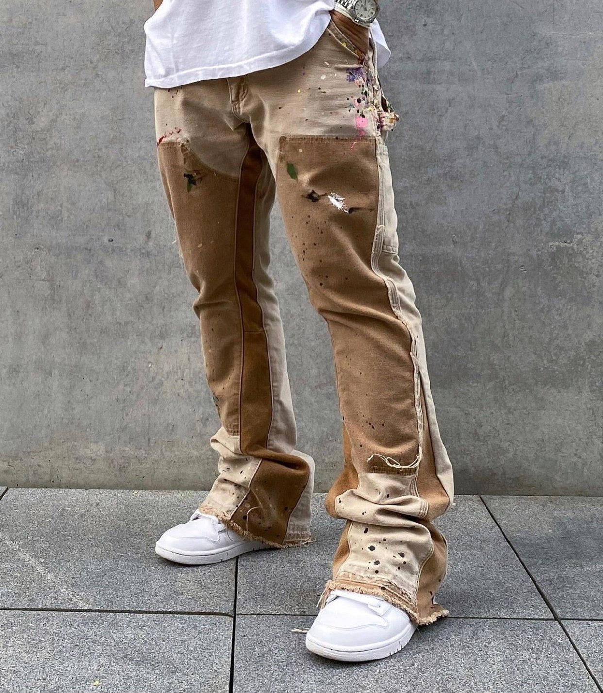 Gelbgraue Hose