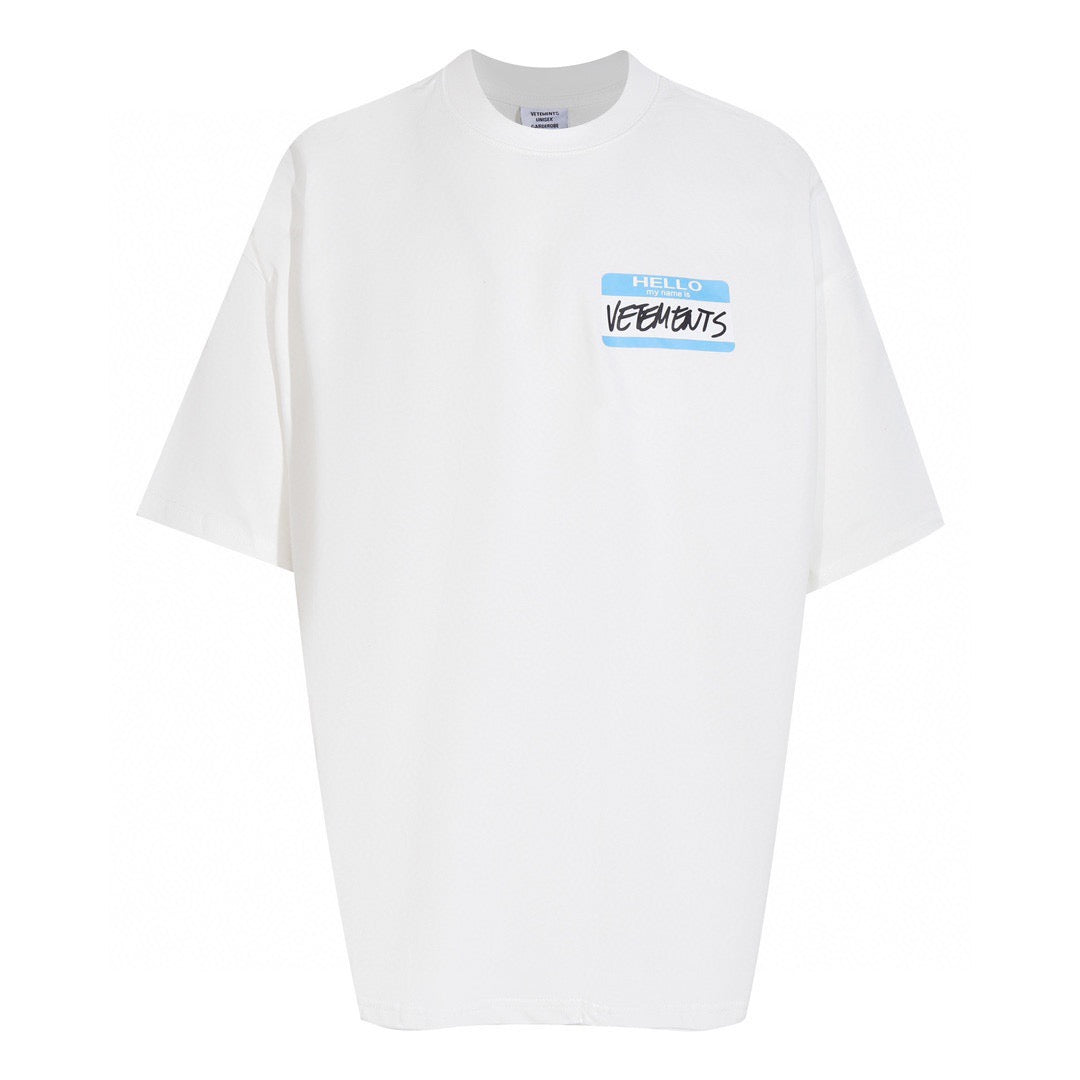 Schwarz-weißes T-Shirt
