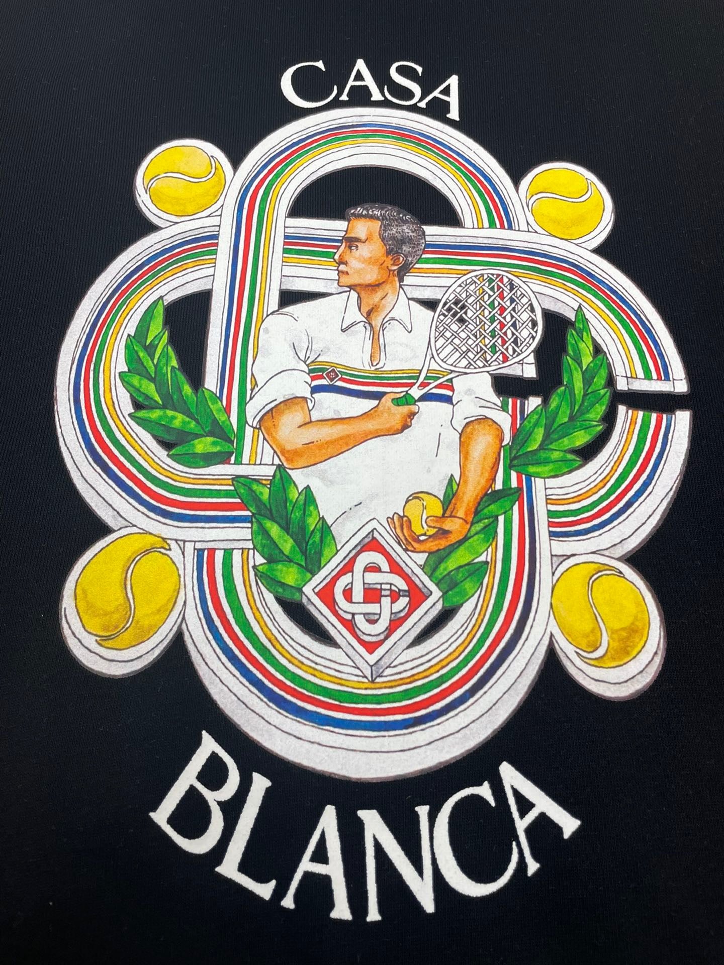 سويت شيرت أبيض وأسود