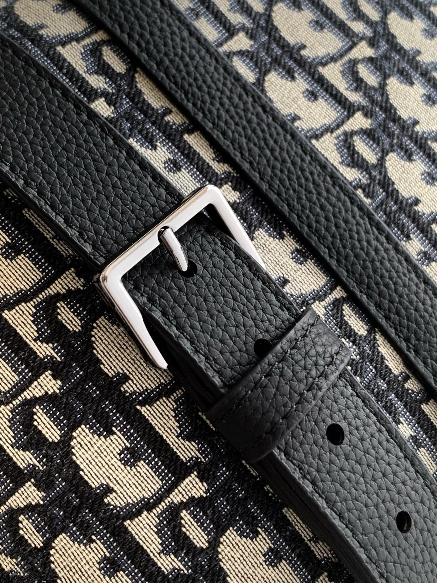Mehrfarbige Tasche