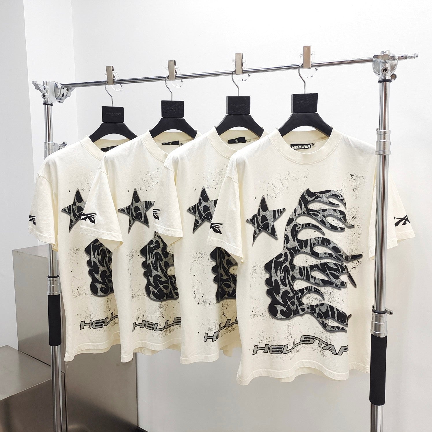 weißes T-Shirt