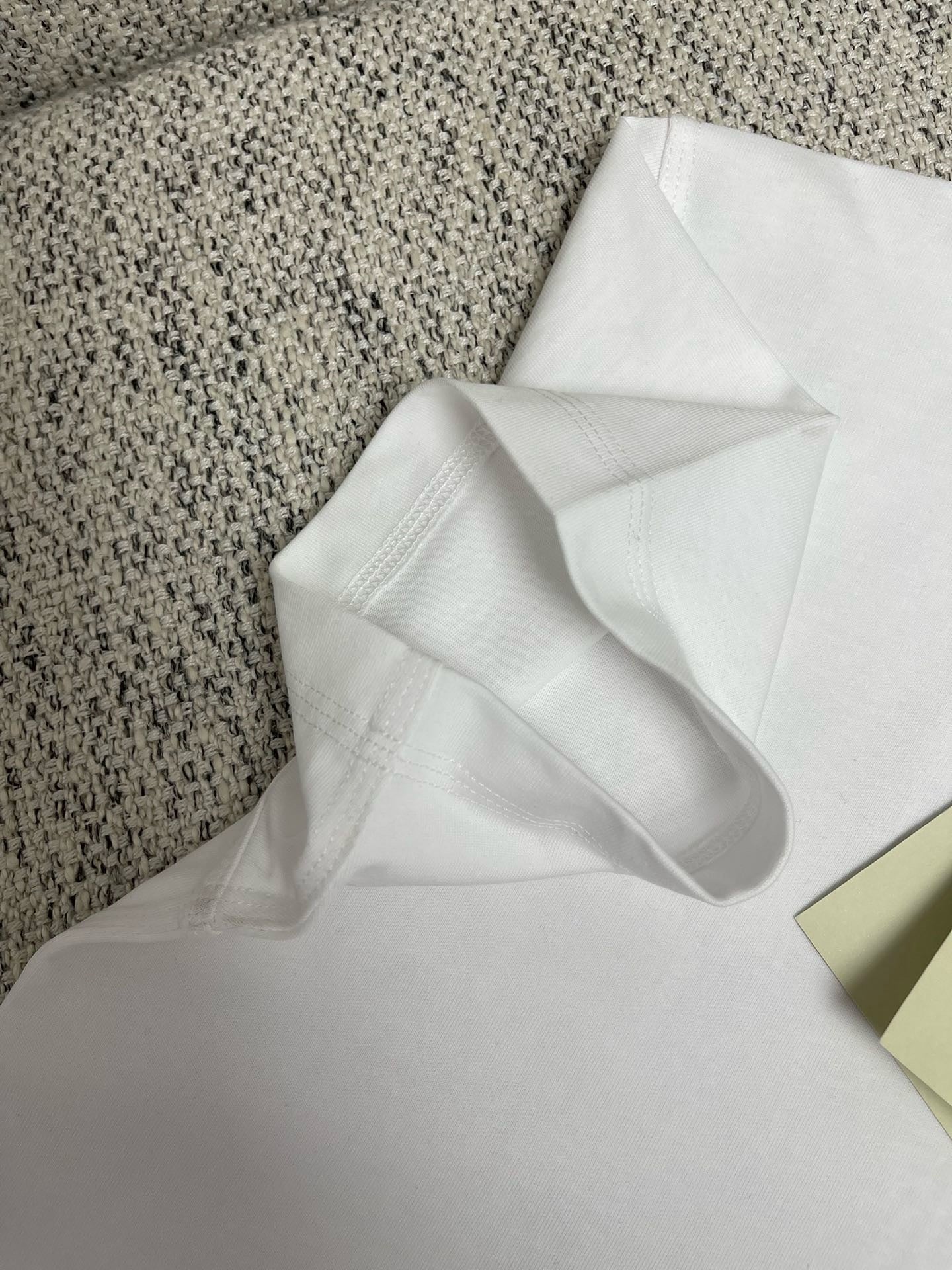 Mehrfarbiges T-Shirt