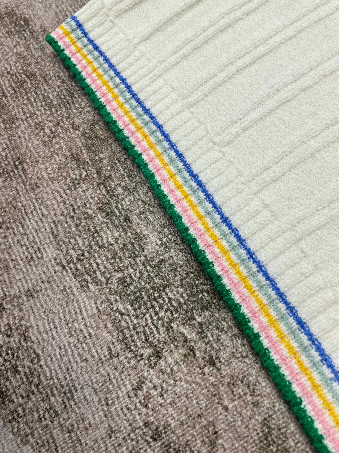 Jersey blanco y negro