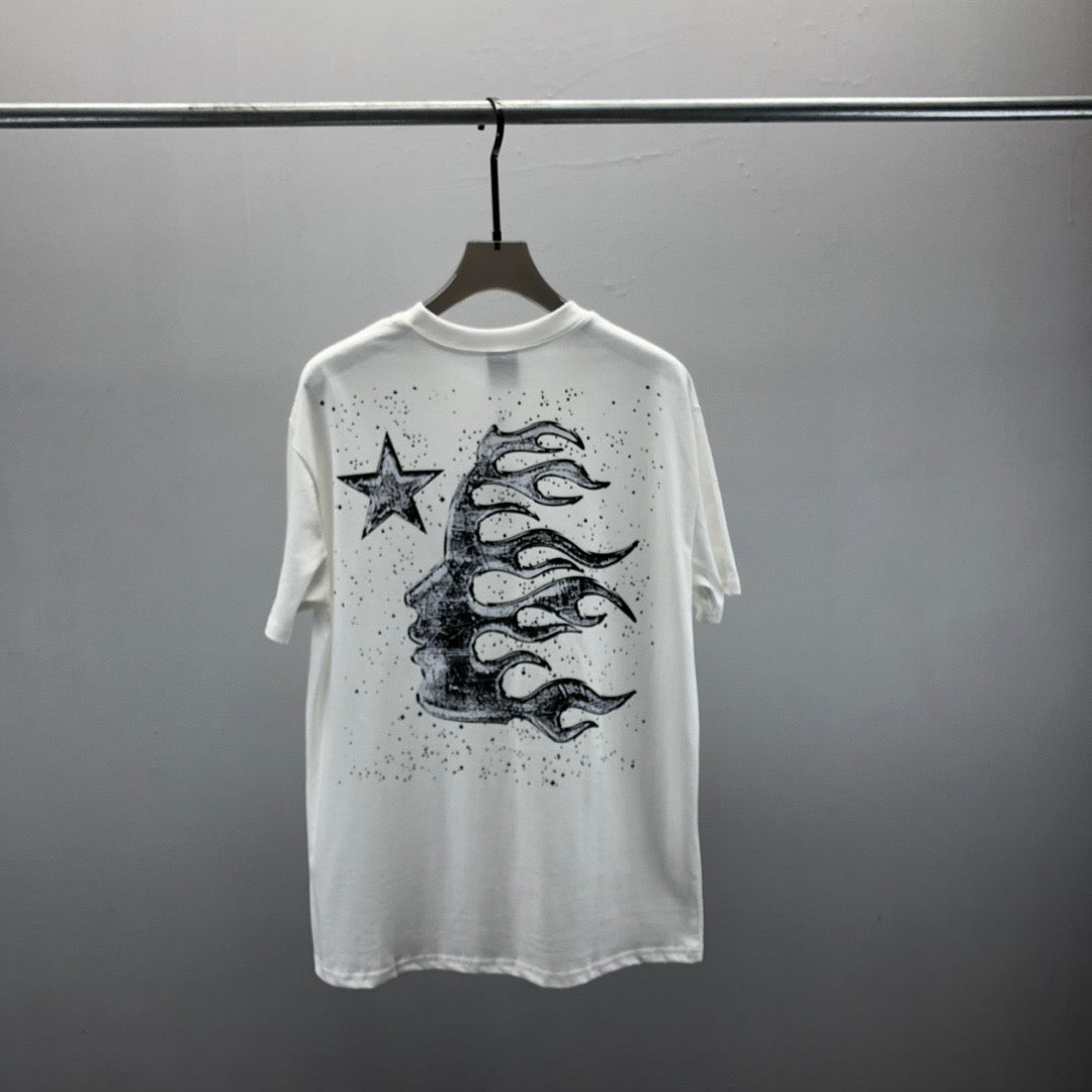 Schwarz-weißes T-Shirt