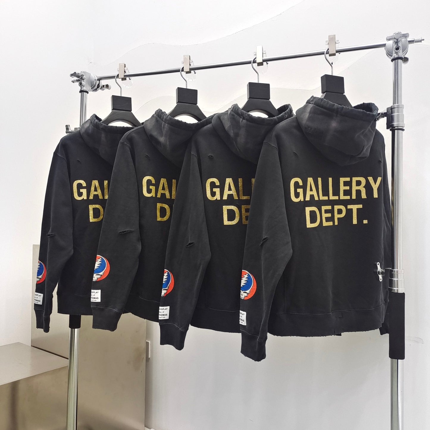 Schwarzgrauer Hoodie