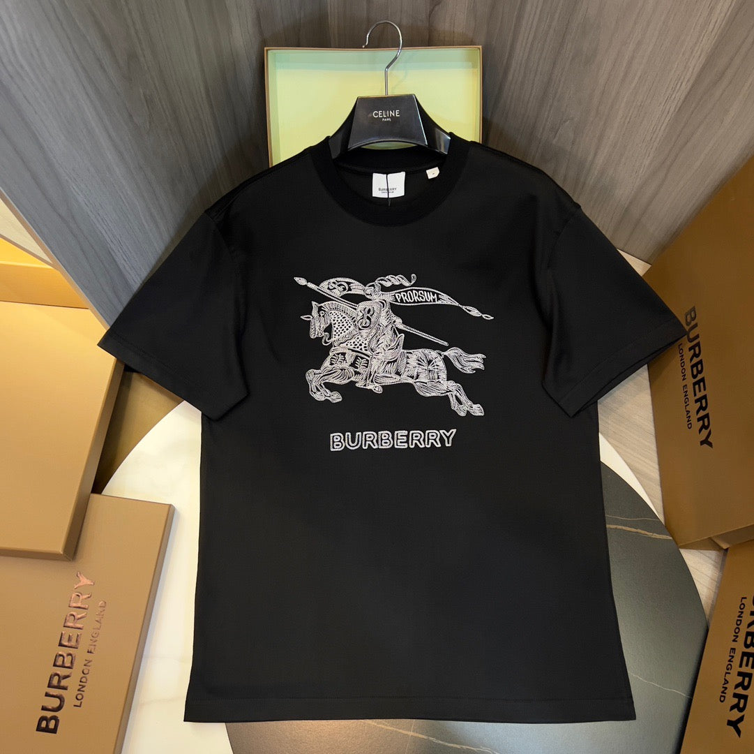 Black T-shirt - FashionHype.xyz