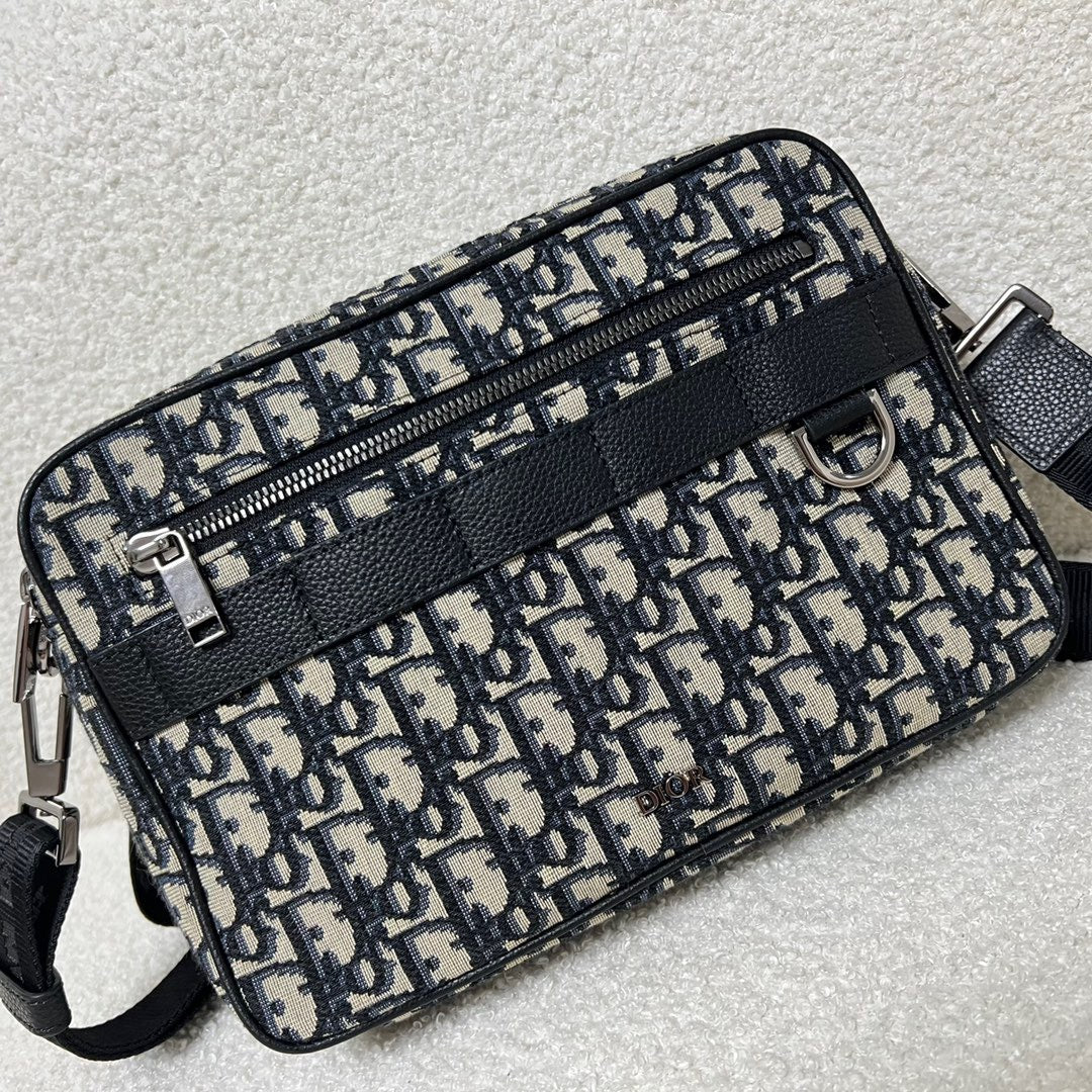 Schwarzgraue Tasche