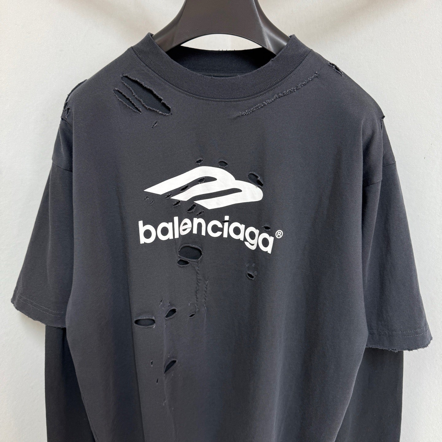 Dunkelschwarzes T-Shirt