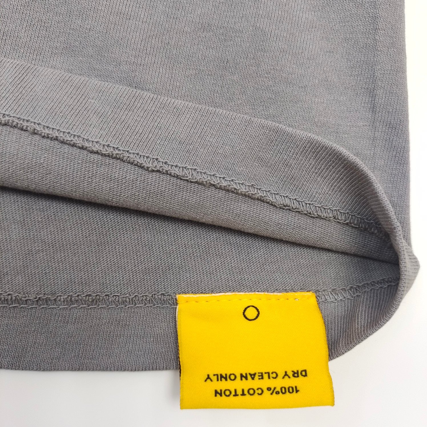Graues T-Shirt