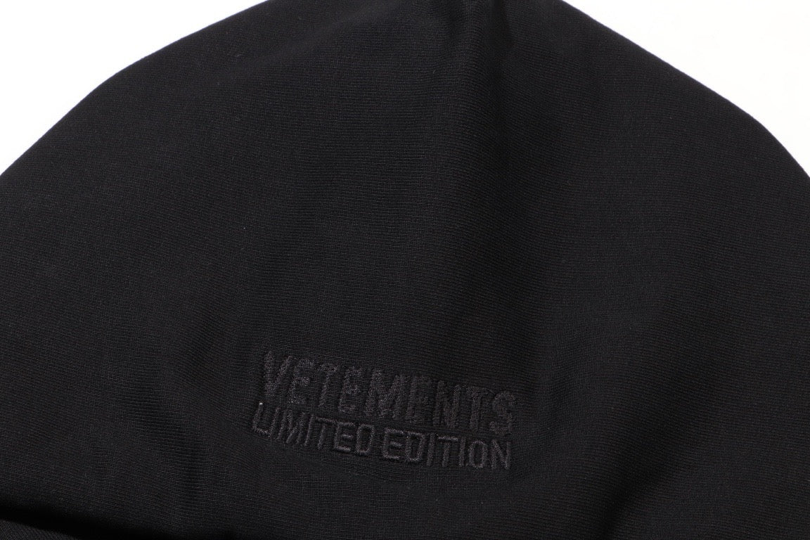 Schwarzer Hoodie