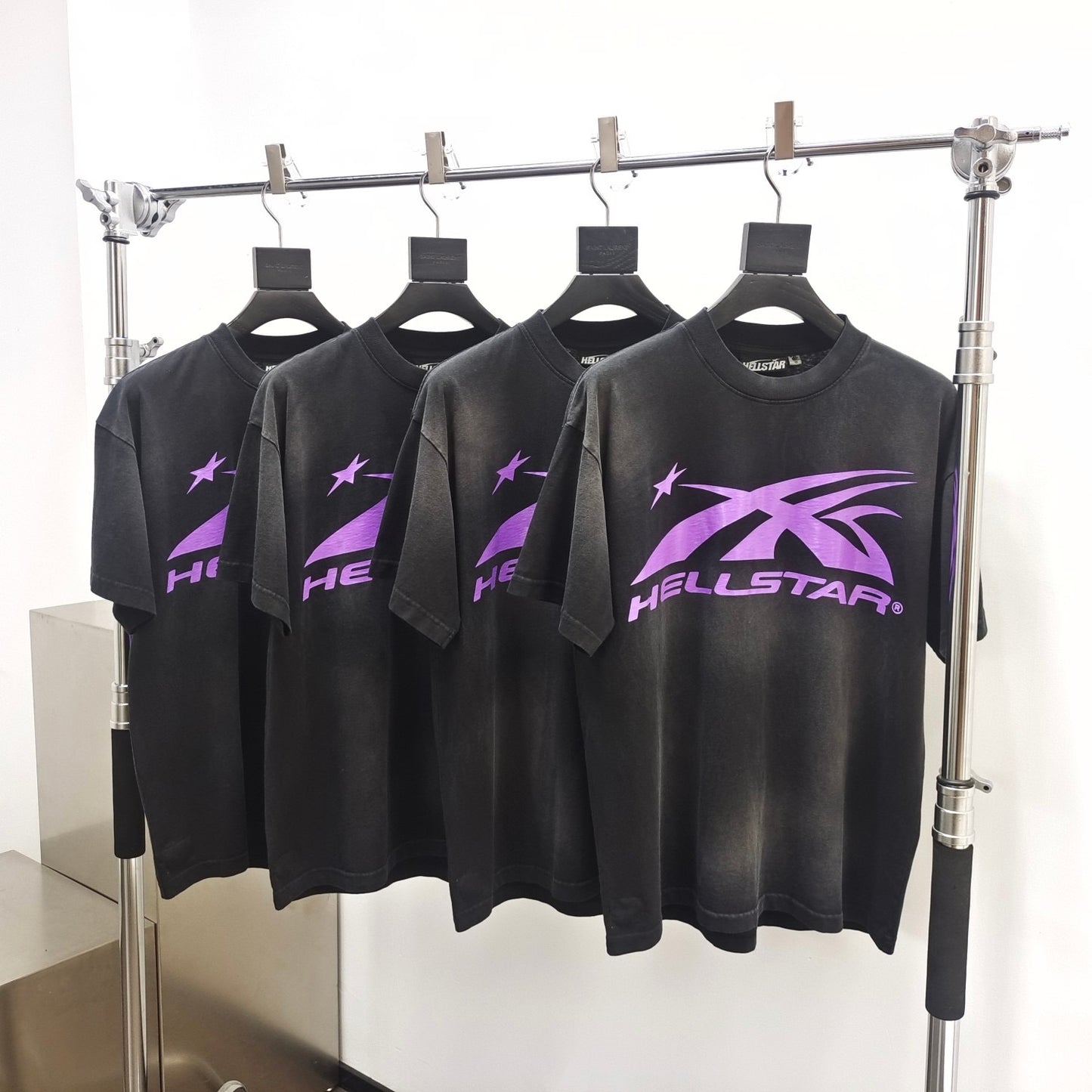 Dunkelschwarzes T-Shirt