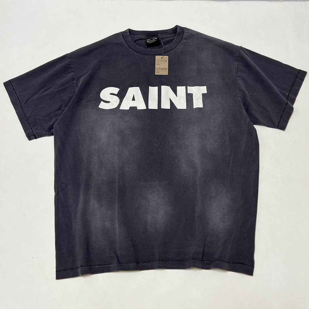 Dunkelschwarzes T-Shirt