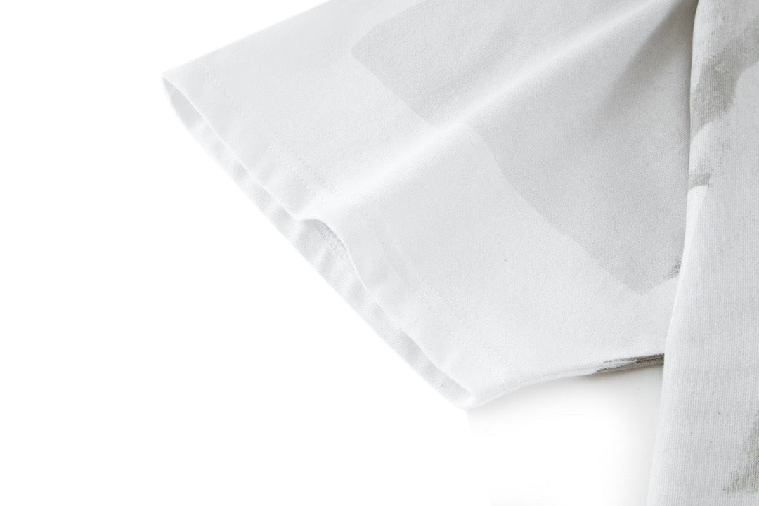 weißes T-Shirt