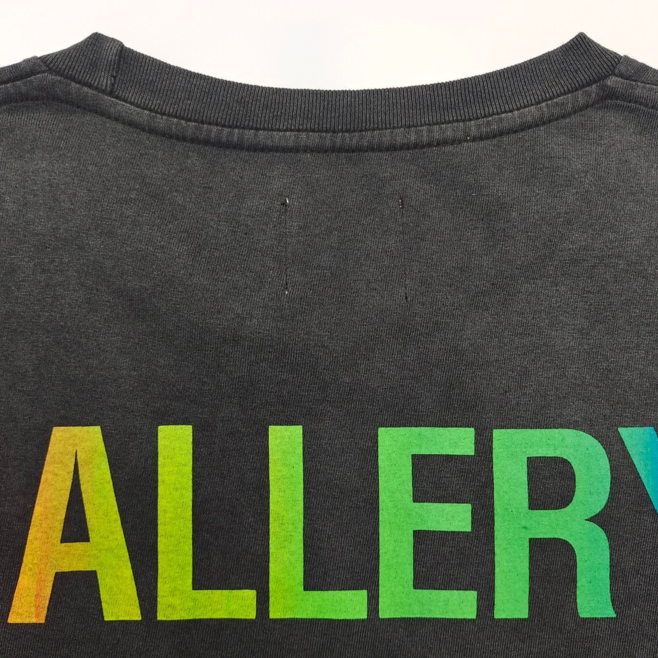 Black T-shirt - FashionHype.xyz