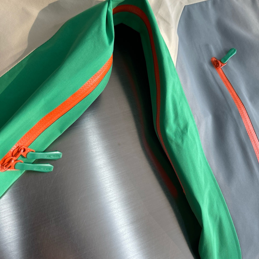 Mehrfarbige Jacke