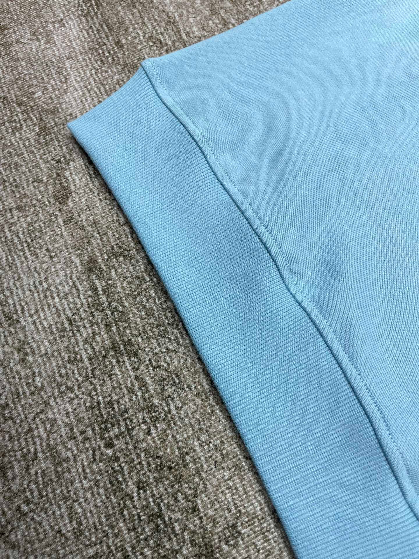 سويت شيرت أزرق سماوي