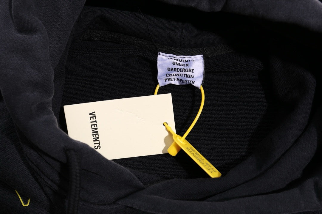 Schwarzer Hoodie