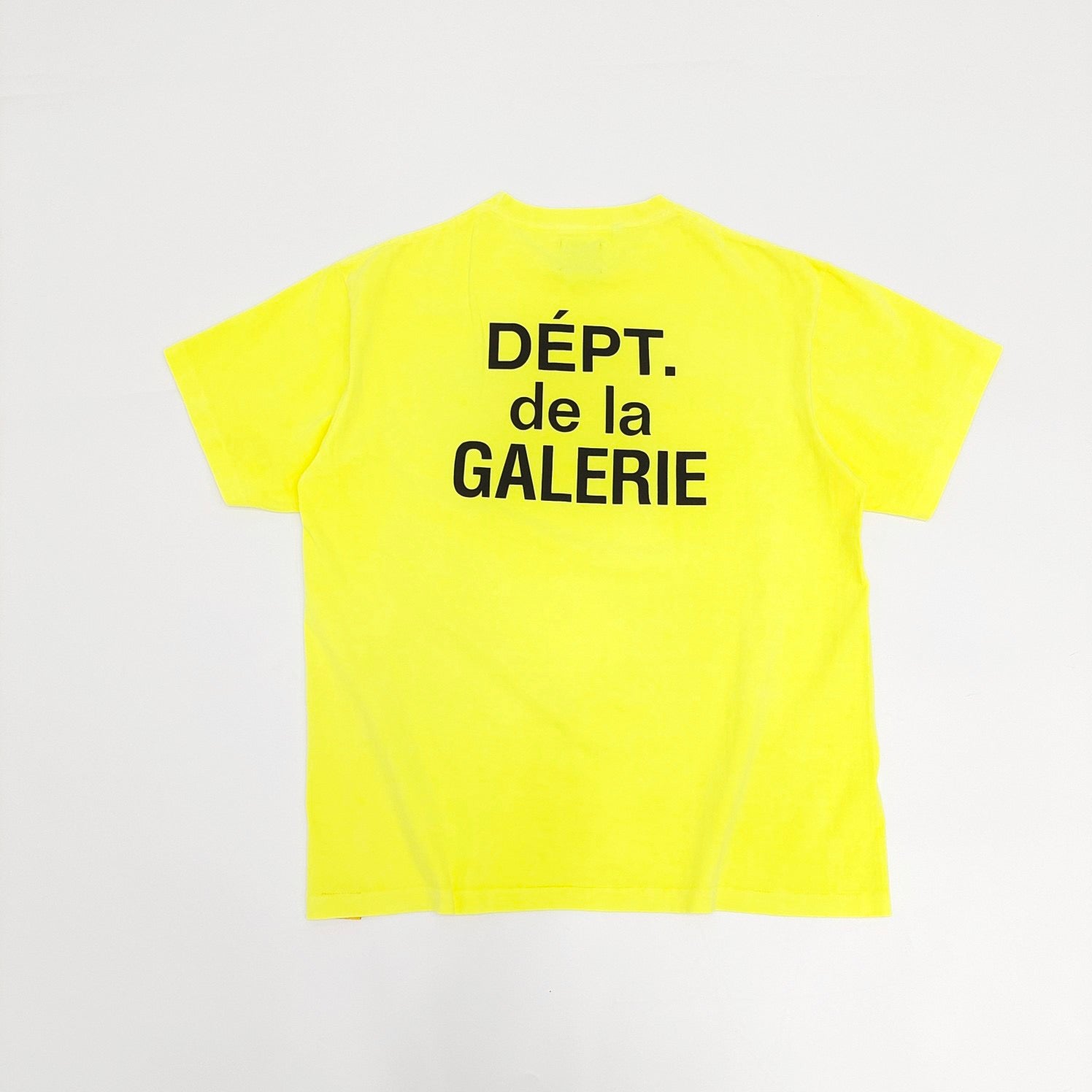 Gelbes, rosa und gelbes Organza-T-Shirt