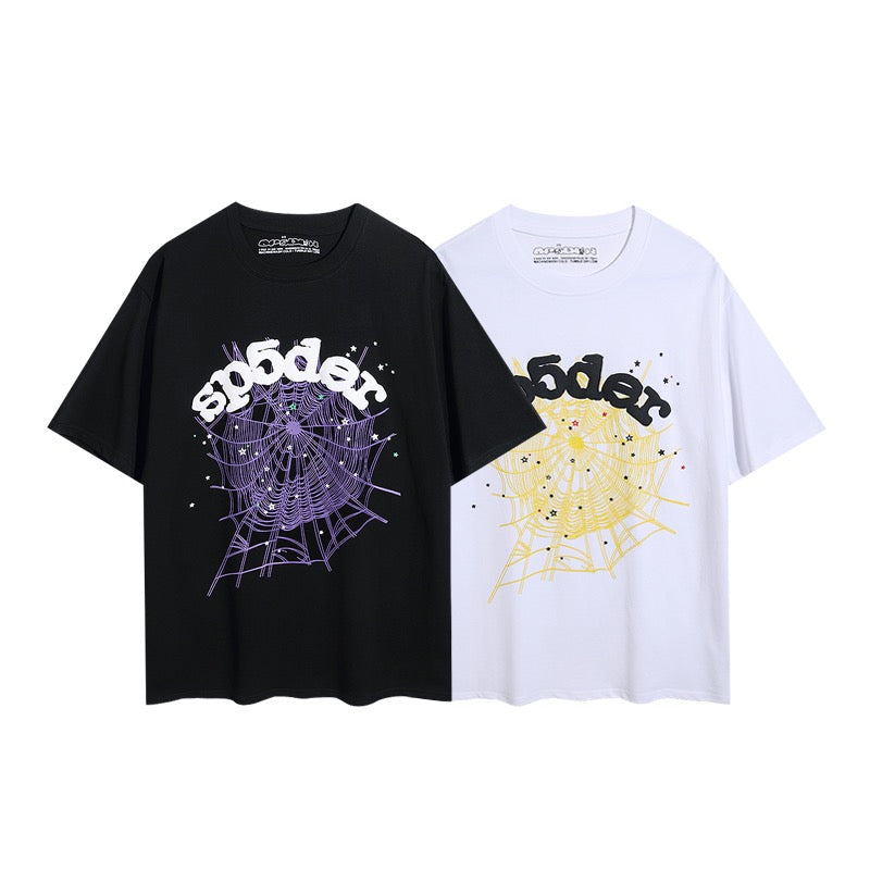 Himmelblaues und schwarzes T-Shirt