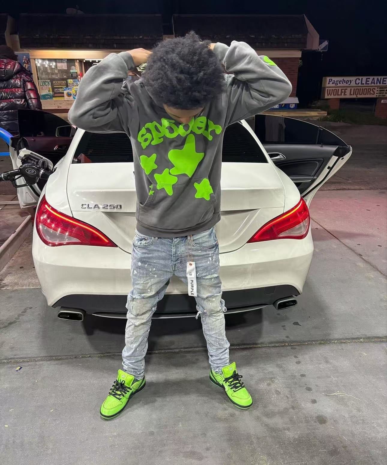 Sudadera con capucha gris oscuro