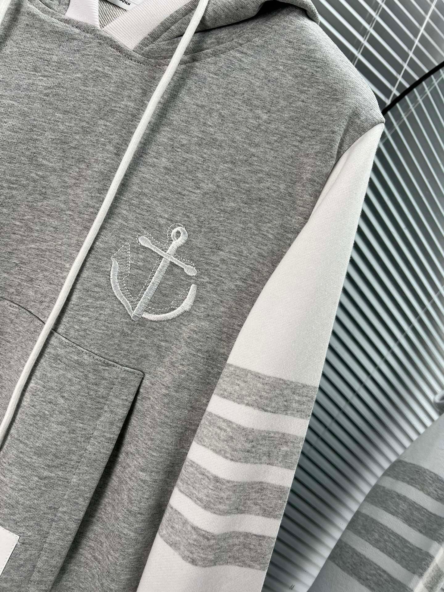 Grey White Hoodie - FashionHype.xyz