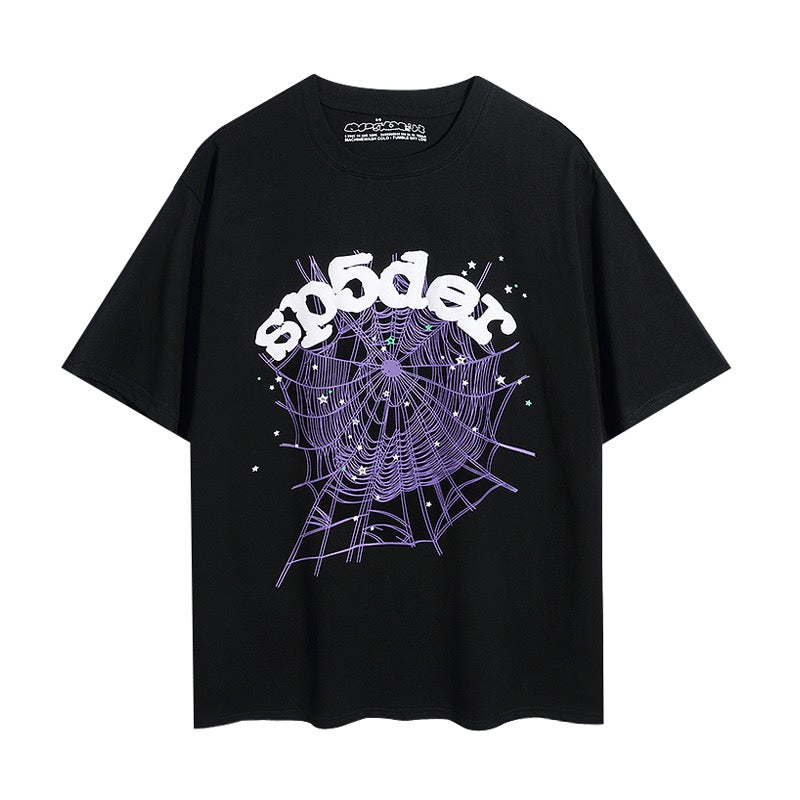 Himmelblaues und schwarzes T-Shirt