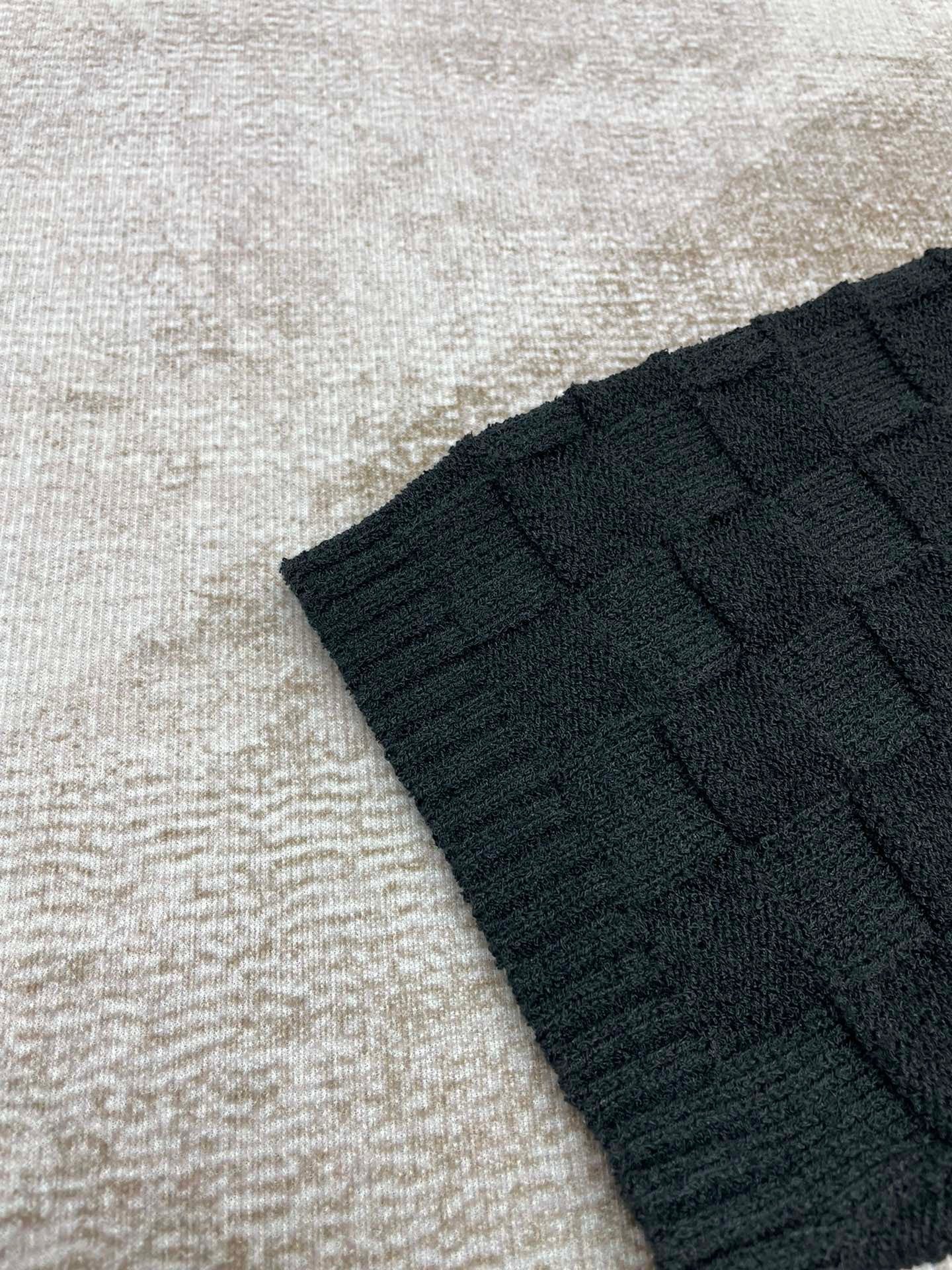 Black and White Polo - Size XL - FashionHype.xyz