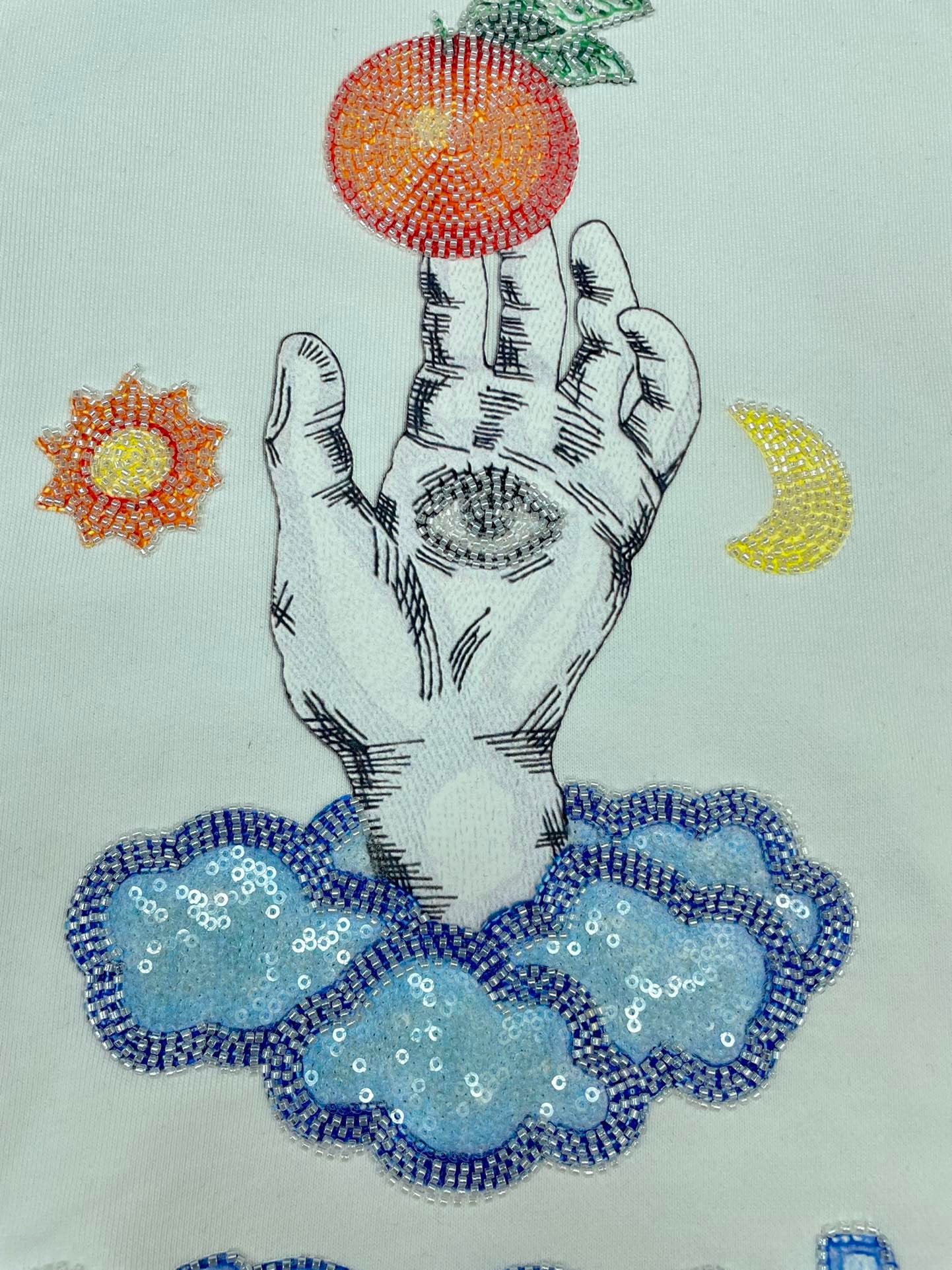 سويت شيرت أبيض وأسود