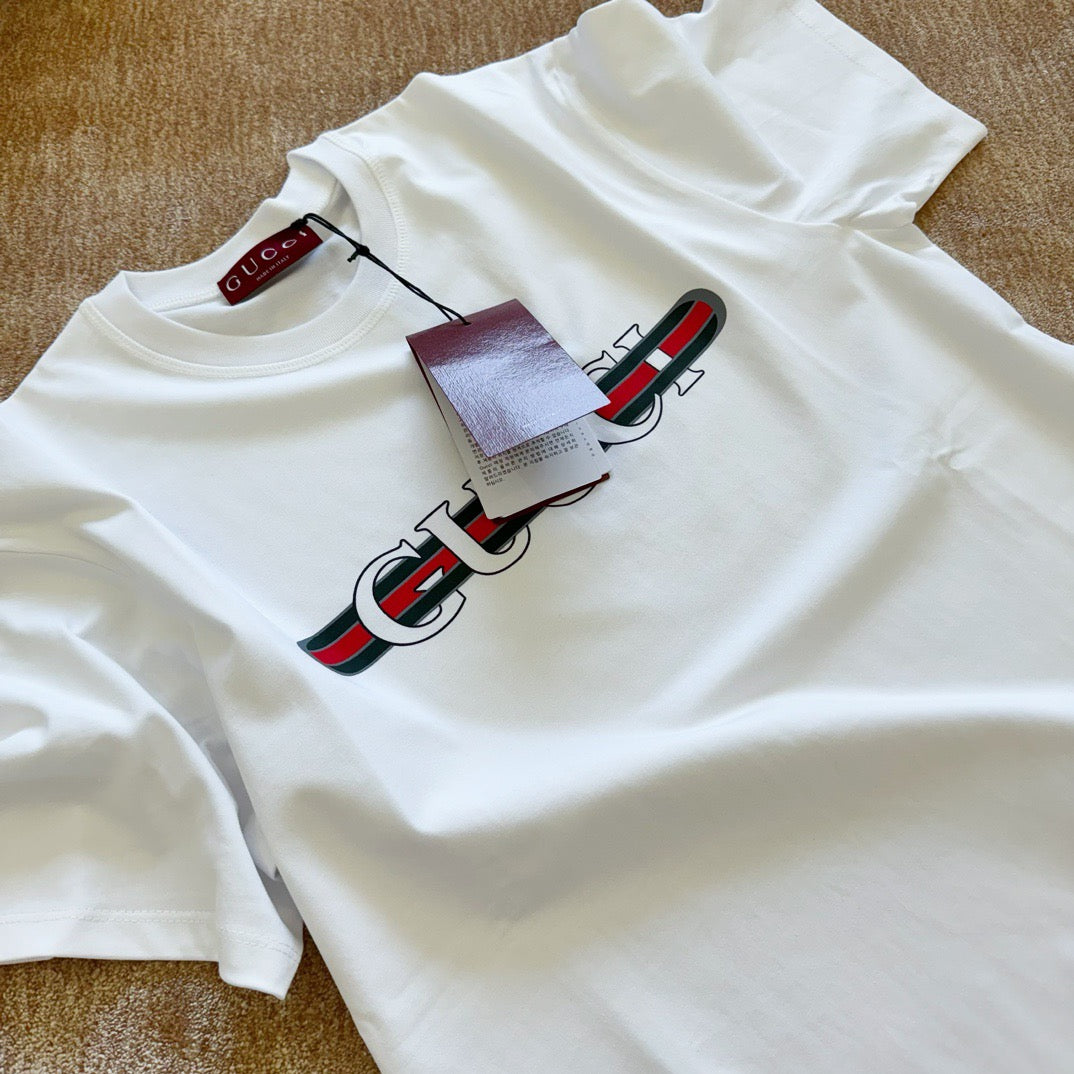 weißes T-Shirt