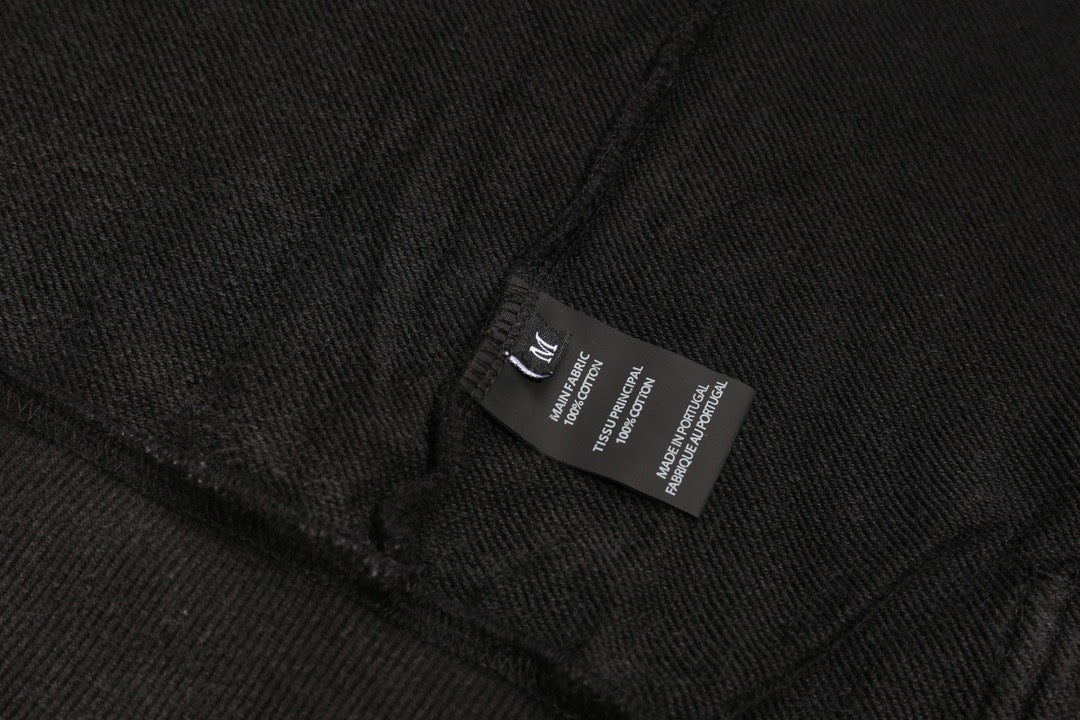 Schwarzer Hoodie