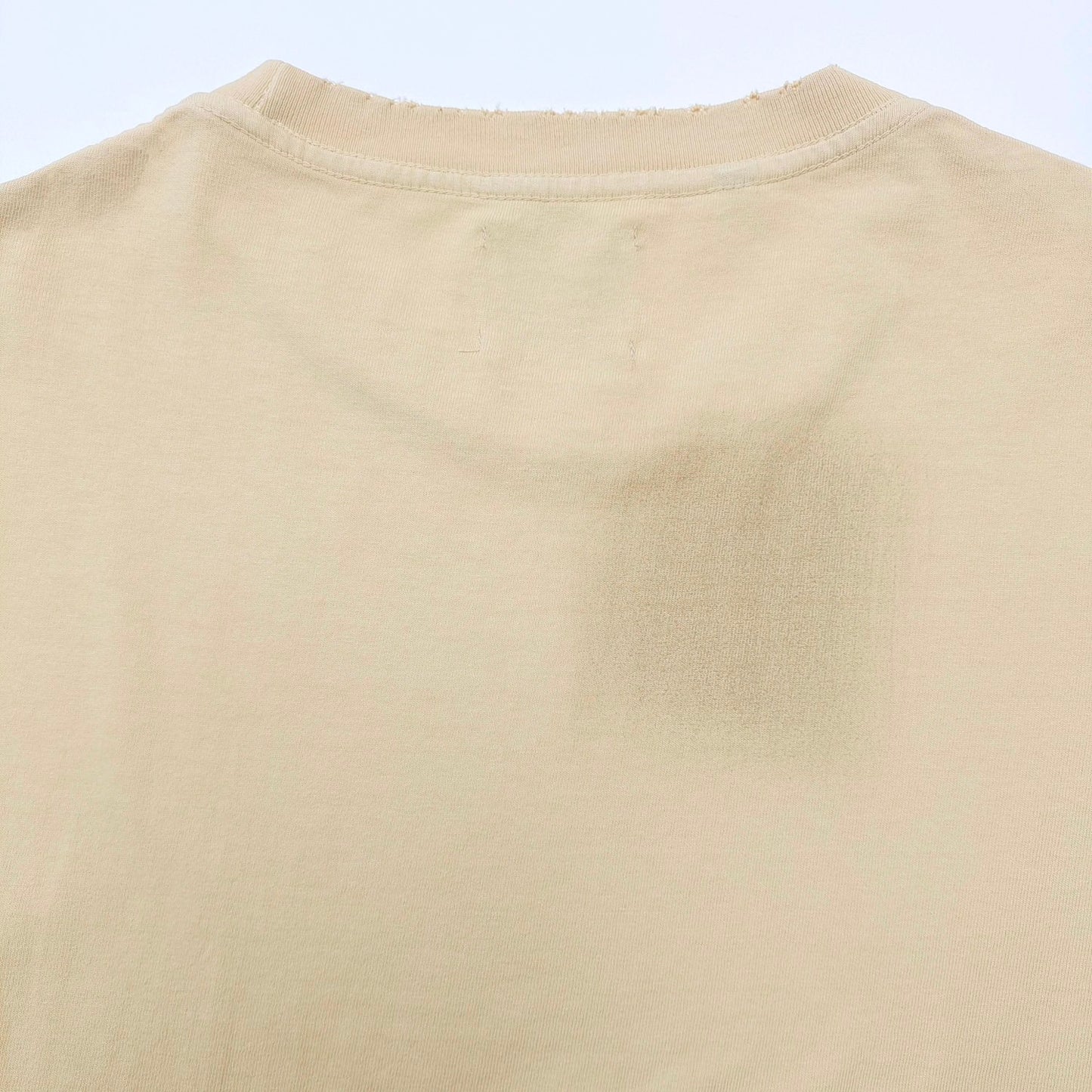 Dunkelgraues T-Shirt